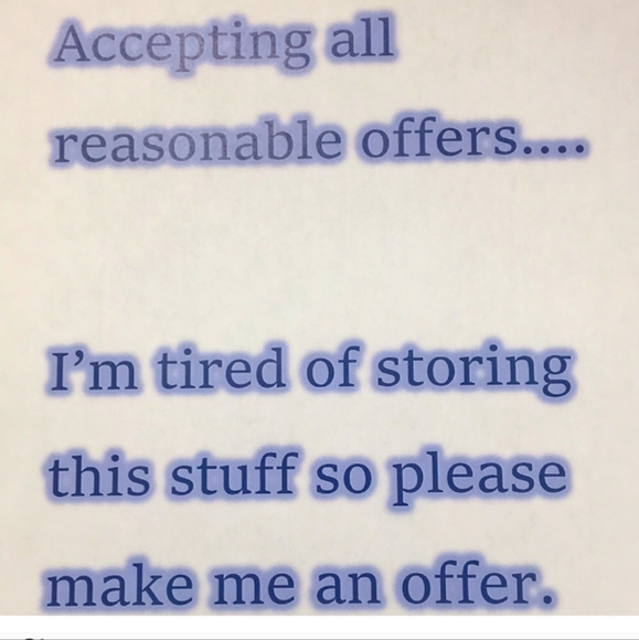 Sweater with hood - Picture 7 of 7